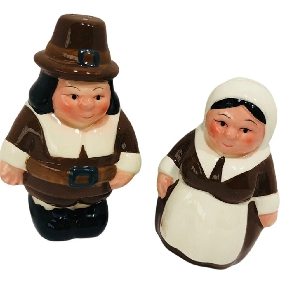 Vintage Thanksgiving Salt & Pepper Shakers Pilgrim Pair 2001 NIB  3